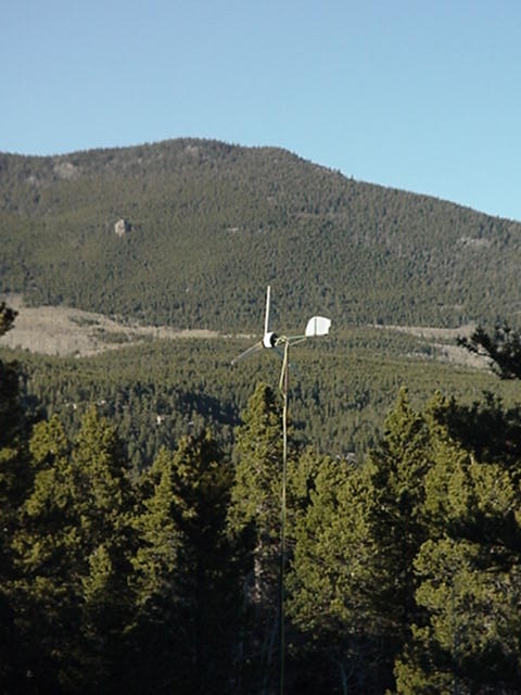 The new homebrew disc 
alternator windmill finally flies!!!!!